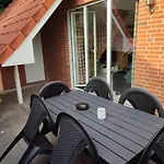 Idyllisches Naehe Meyer Werft Nyaraló *