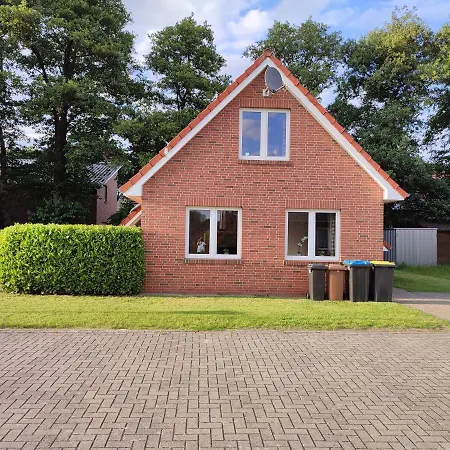 Idyllisches Naehe Meyer Werft Papenburg