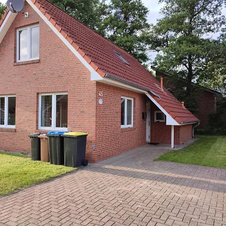 Idyllisches Naehe Meyer Werft * Papenburg