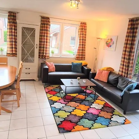 Idyllisches Naehe Meyer Werft *